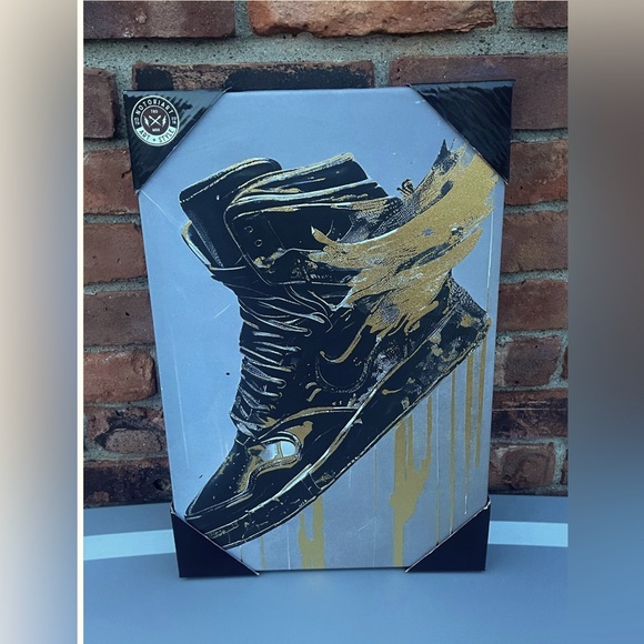 Sneaker-Head Wall Art-Stretched Canvas Print ft. Paint-Splattered Bball Shoe NWT - Picture 1 of 2